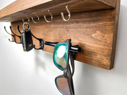 Wall Mounted Key Rack with Mail Holder - 24"