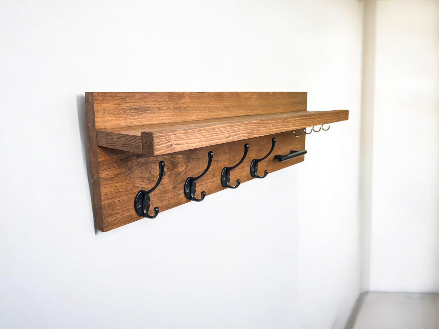 Wall Mounted Key Rack with Mail Holder - 24"